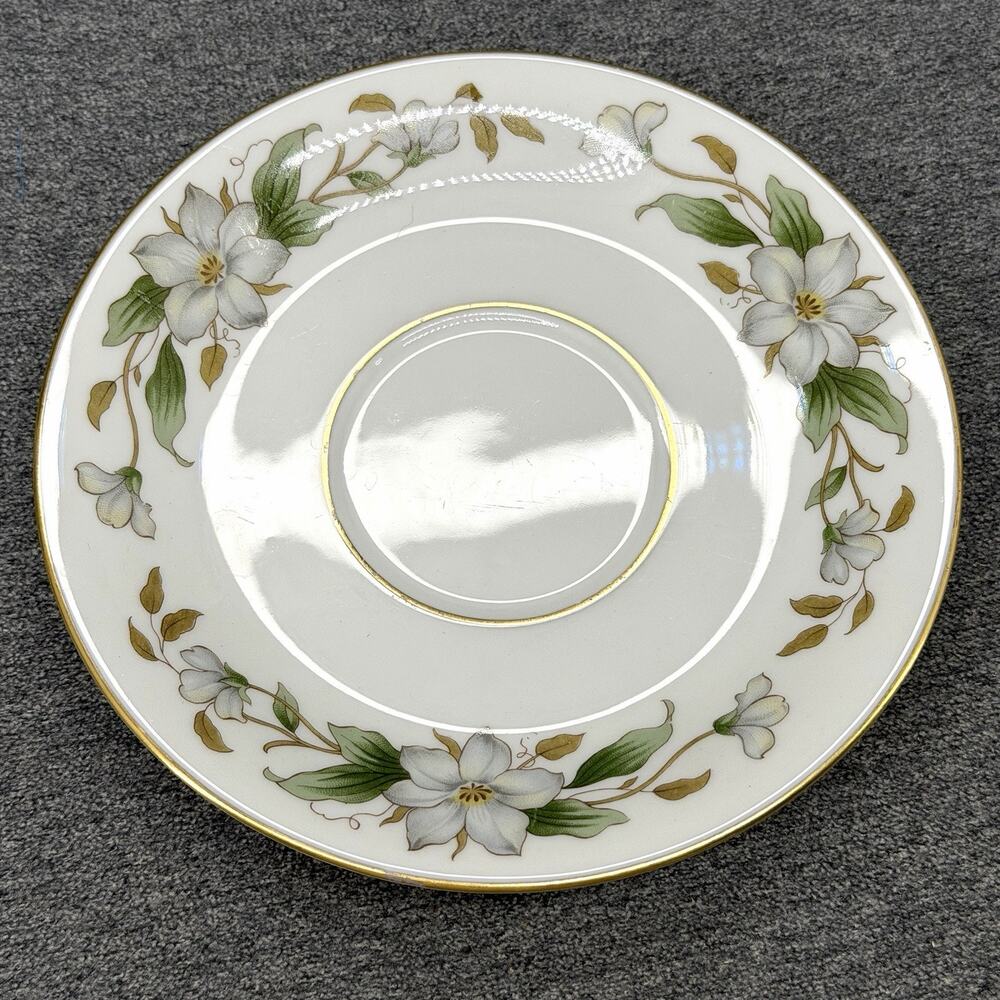 Vogue Governors Mansion Arlington USA Plate White Dogwood Flower Gold Trim 5.5"